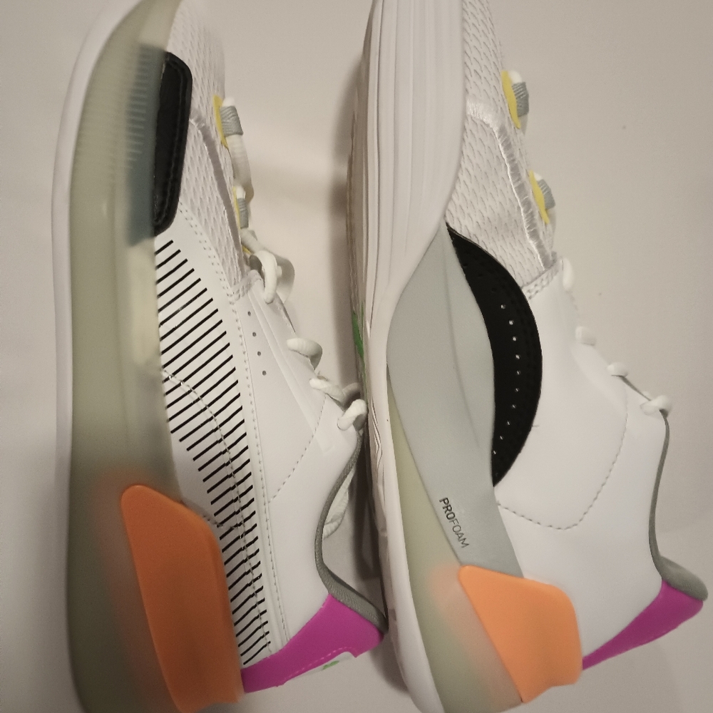 Sneakers - Picture 3 of 4
